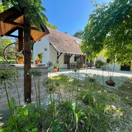 Villa Arnyas Vendeghaz Badacsonytomaj Exterior foto